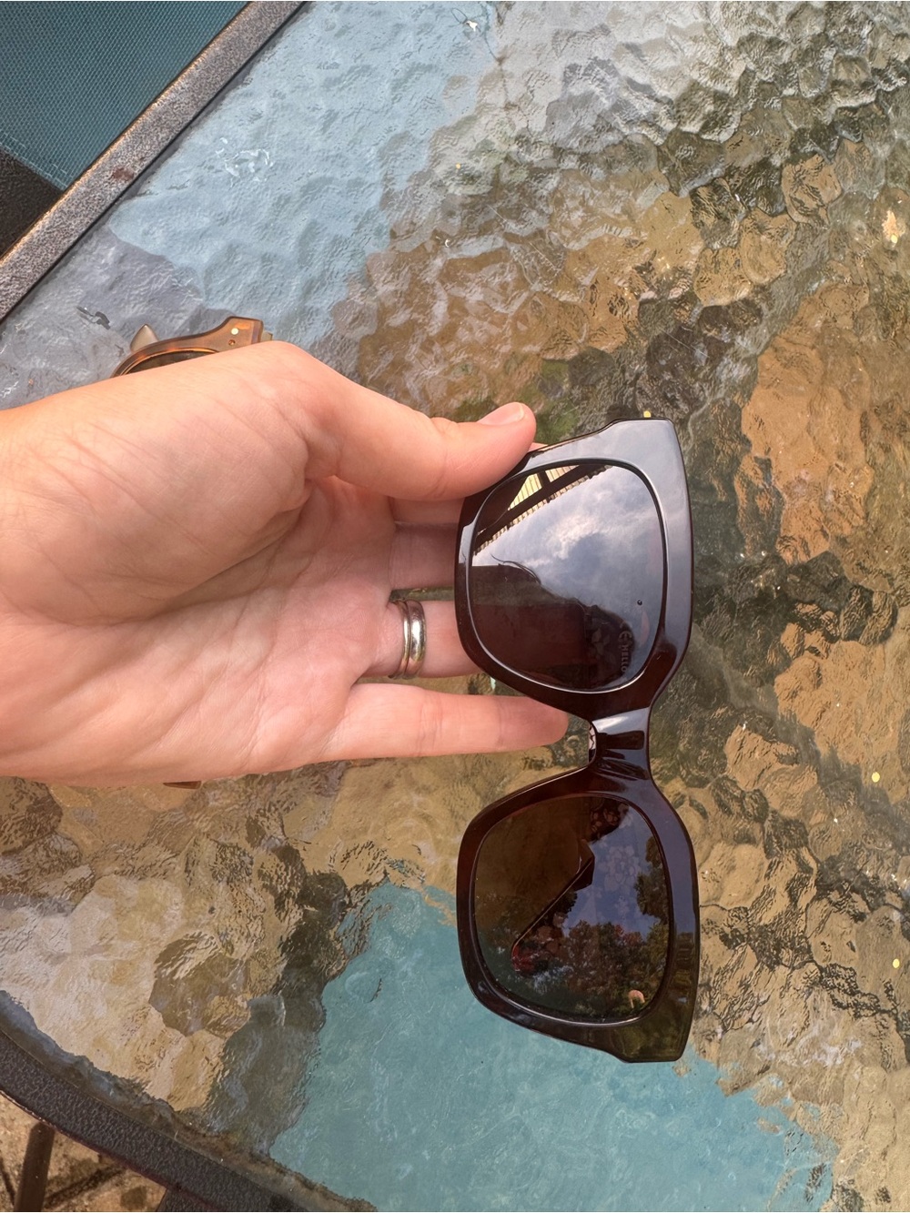 Stylish Dark Tortoiseshell Square Sunglasses - women Accessories